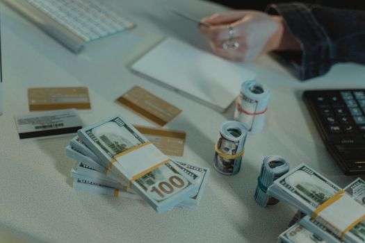 Osobní půjčka na konsolidaci dluhů: Pro a proti v praxi